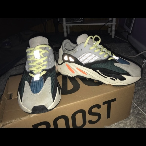 Other - yeezy wave runner 700